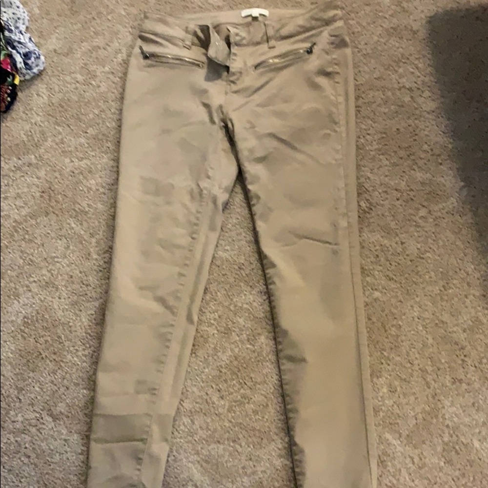 Skinny khaki pants